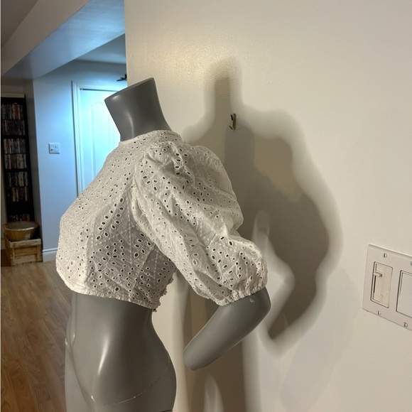 Gorgeous Bershka White Puff Sleeve Eyelet Crop Top❤️M - Picture 4 of 9